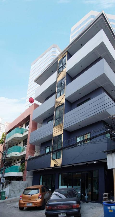 Ratch66 Huai Khwang Mrt Hotel Bangkok Exterior photo